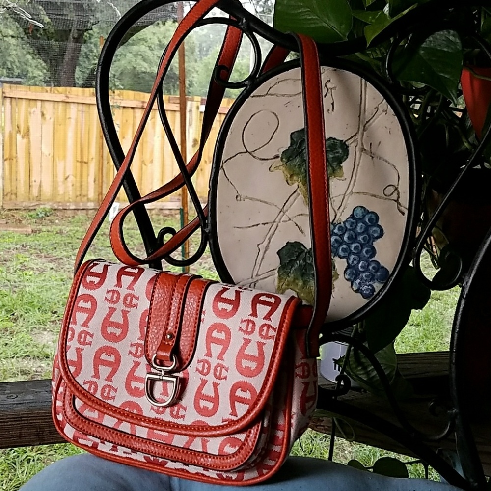 Signature Etienne Aigner Crossbody